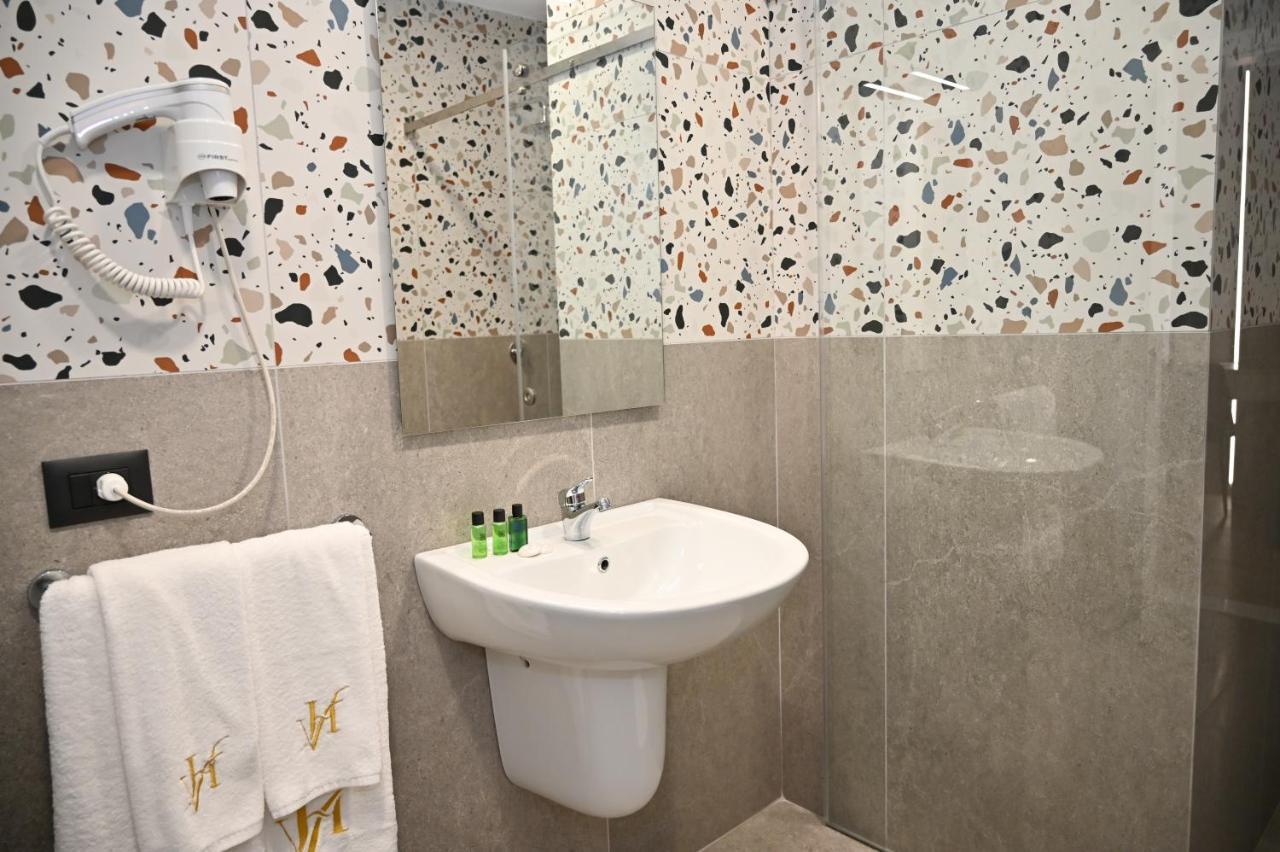 Hotel Vino Дуррес Экстерьер фото